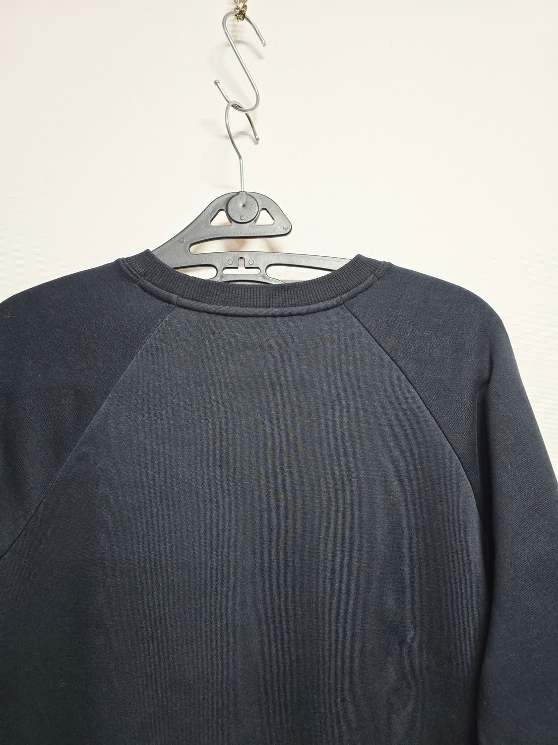 언더아머 블랙 맨투맨 기모티셔츠 상품이미지6