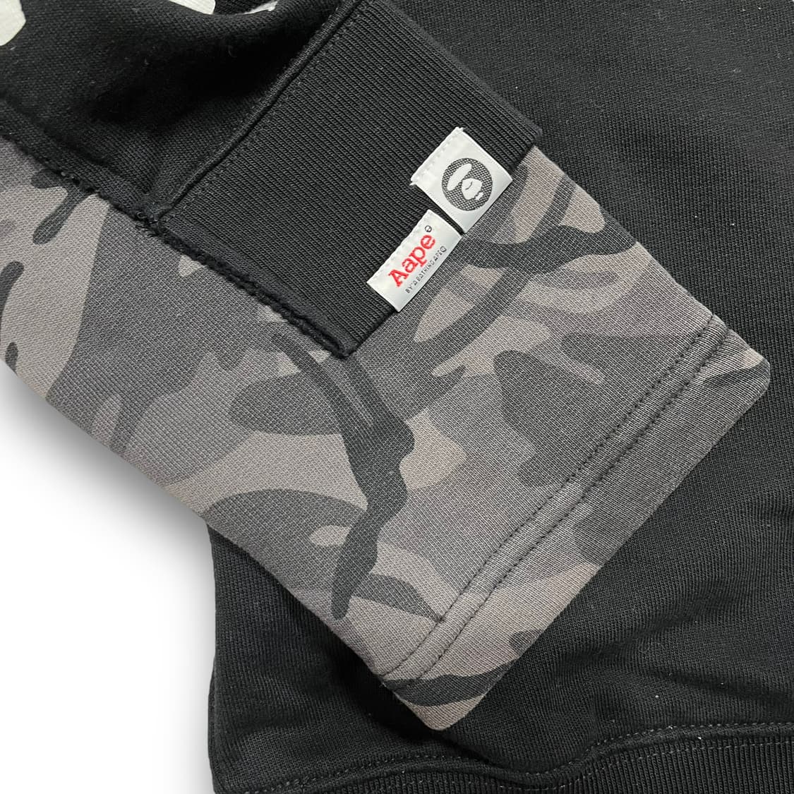 Aape Universe Graphic print Hoodie 상품이미지9