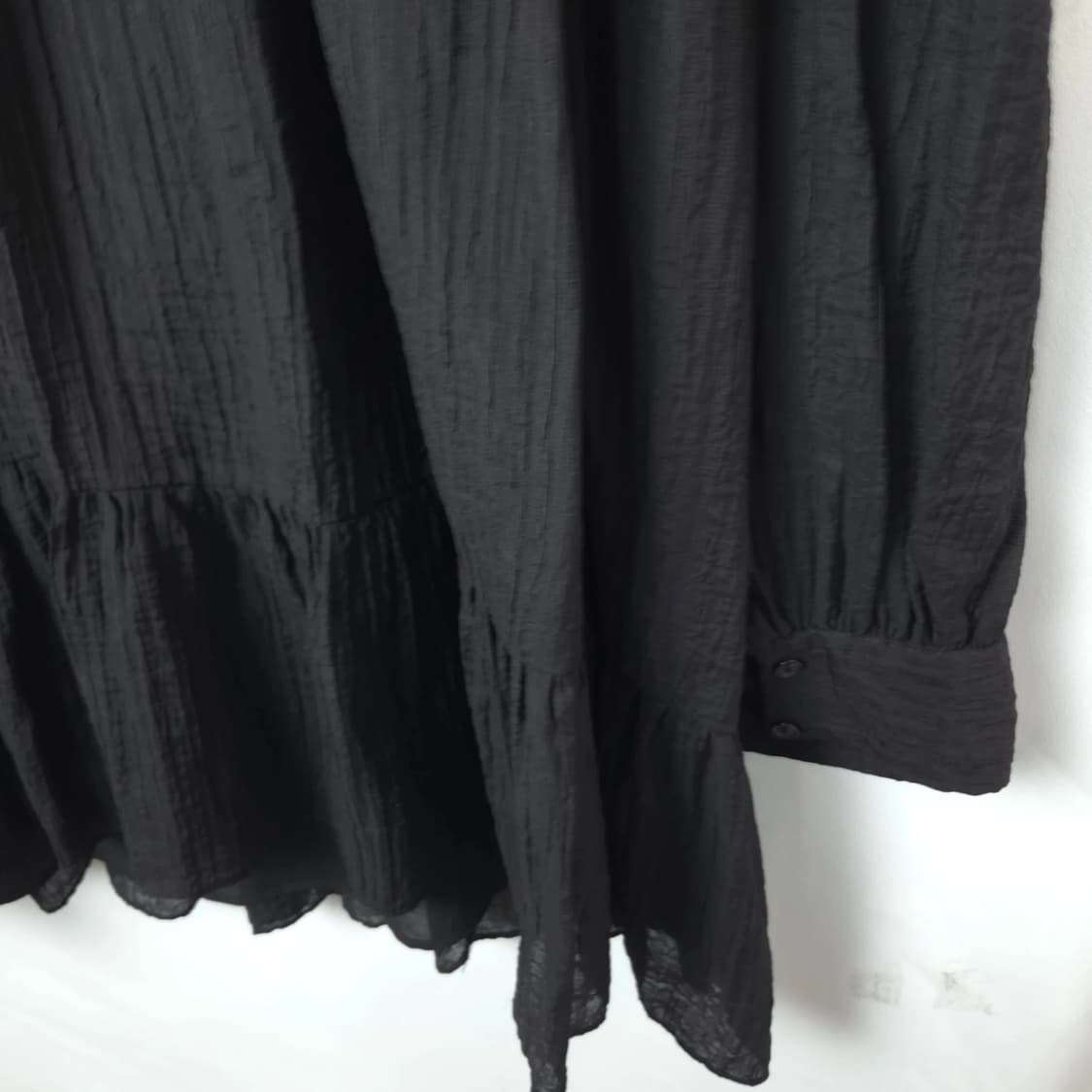 여M 자라 볼륨 블랙 미니 원피스 상품이미지3