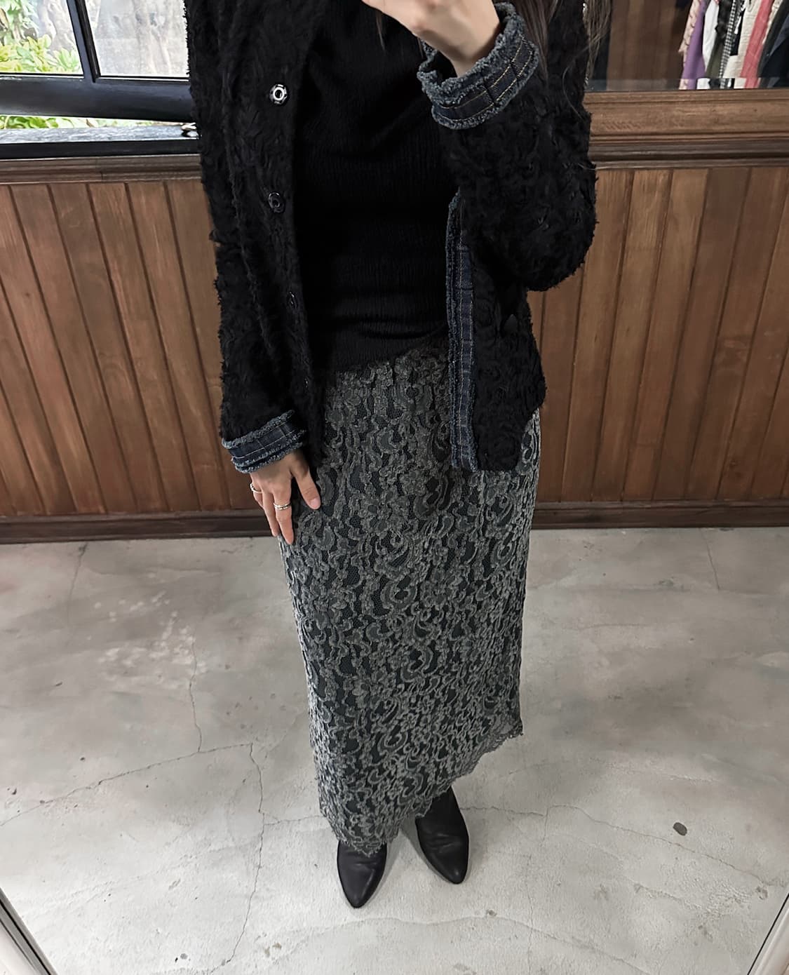 LIESSE charcoal floral lace skirt 상품이미지4