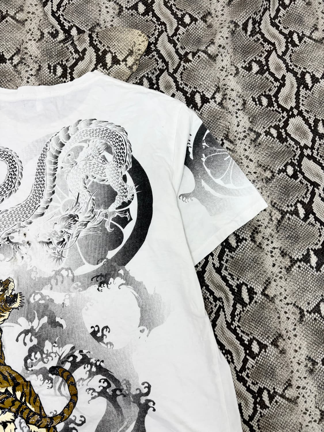 “Vintage” Oriental Print White Tee 상품이미지7