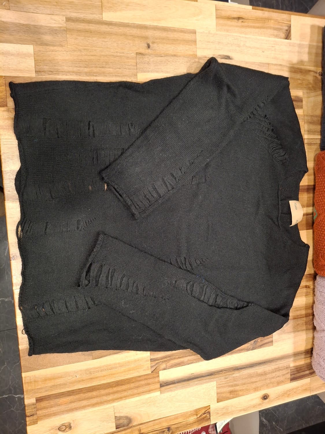 (마지막특가) 마뗑킴 데미지 니트 블랙  상품이미지1