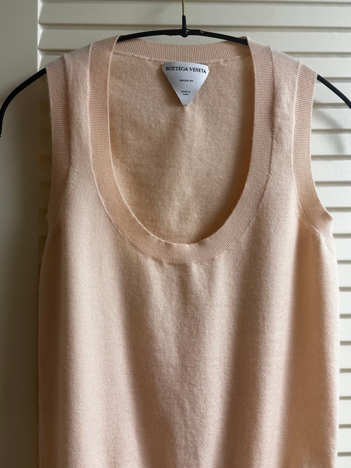 보테가 베네타 캐시미어 슬리브리스 니트 Apricot 상품이미지4