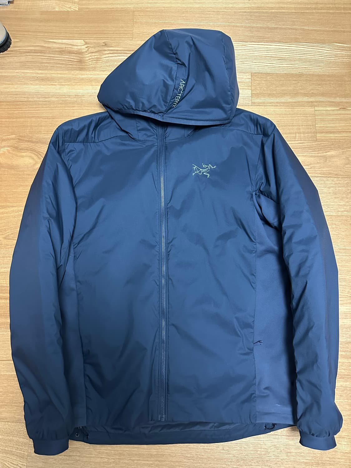 아크테릭스 아톰 후디 M (블랙사파이어) 상품이미지2