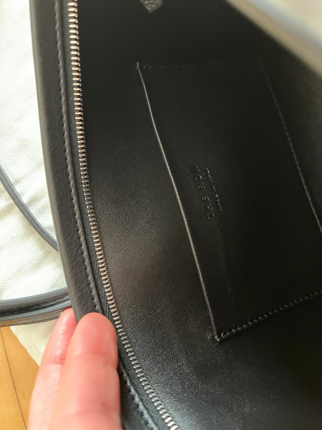 더로우 The row 가죽 크로스백 블랙 rene 신상품 상품이미지8