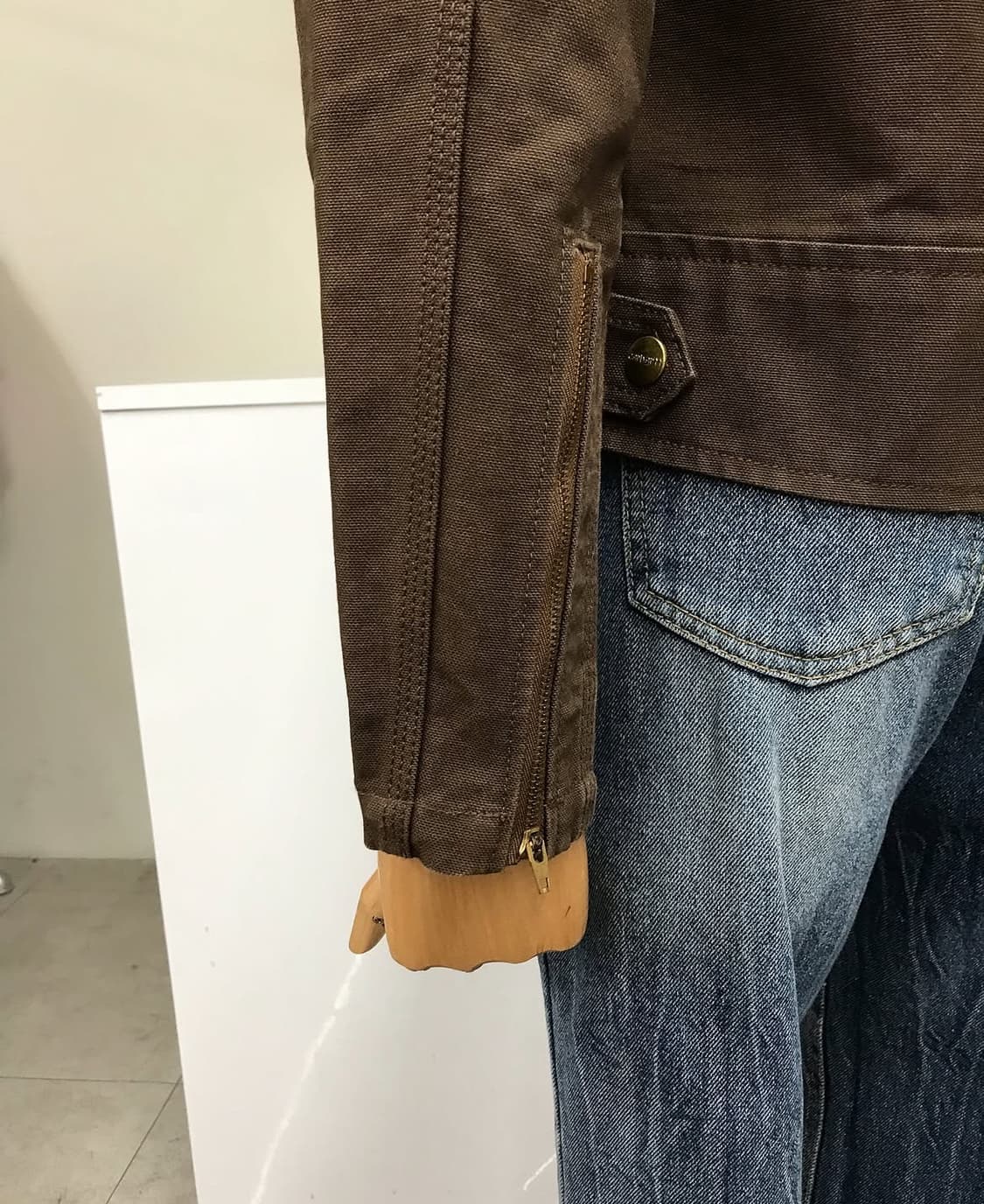 칼하트 브라운 디트로이트 자켓 상품이미지10