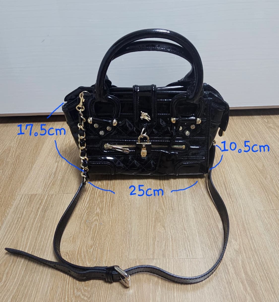 버버리 블랙 퀼팅 토트백 상품이미지4