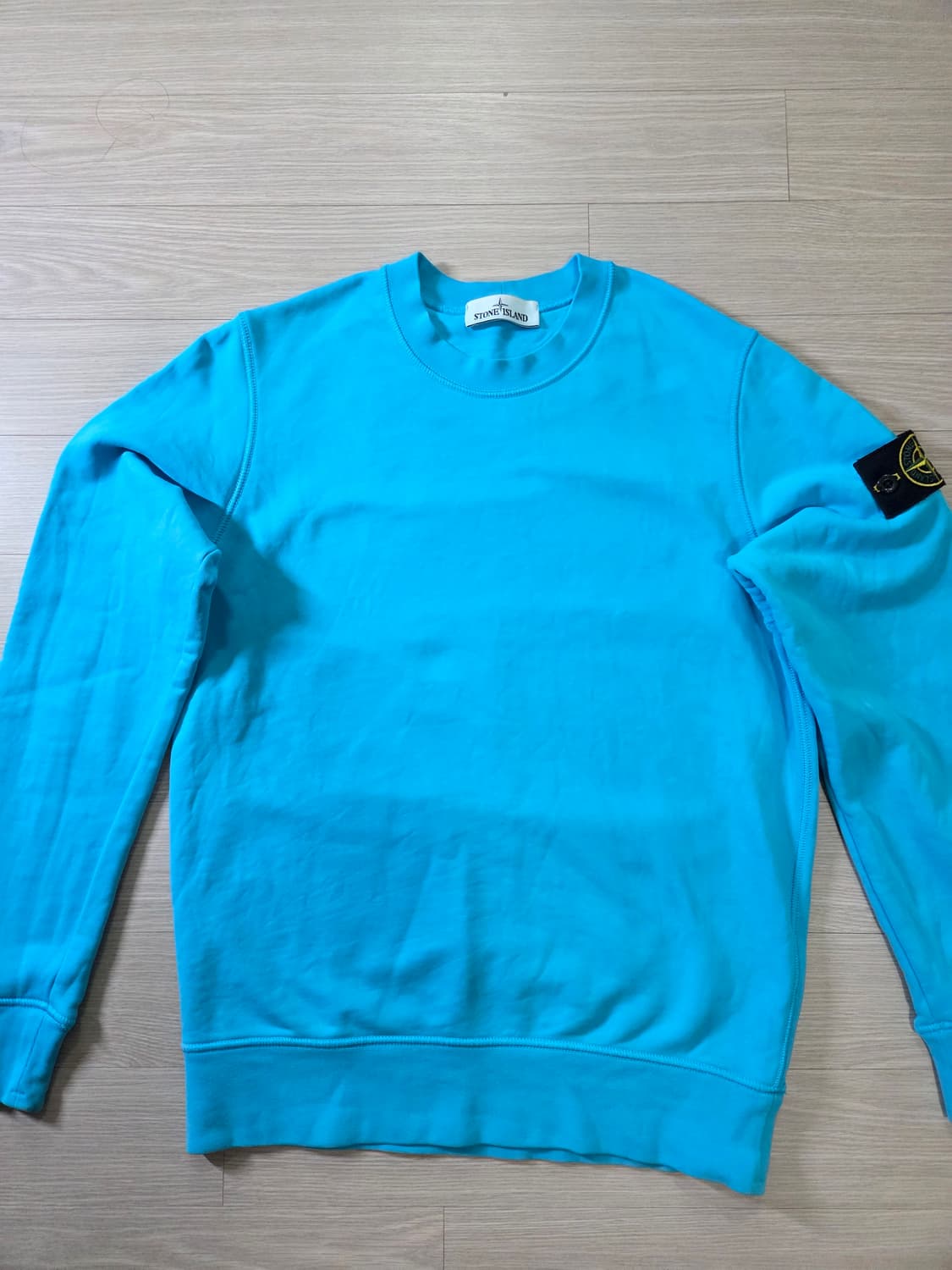 [2회착용] 스톤아일랜드 코튼 맨투맨 스카이 블루 상품이미지1