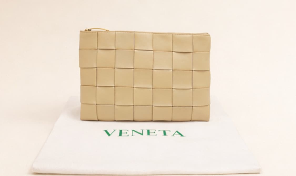 [S급] 보테가베네타 인트레치아토 클러치 판매합니다!!! 상품이미지1