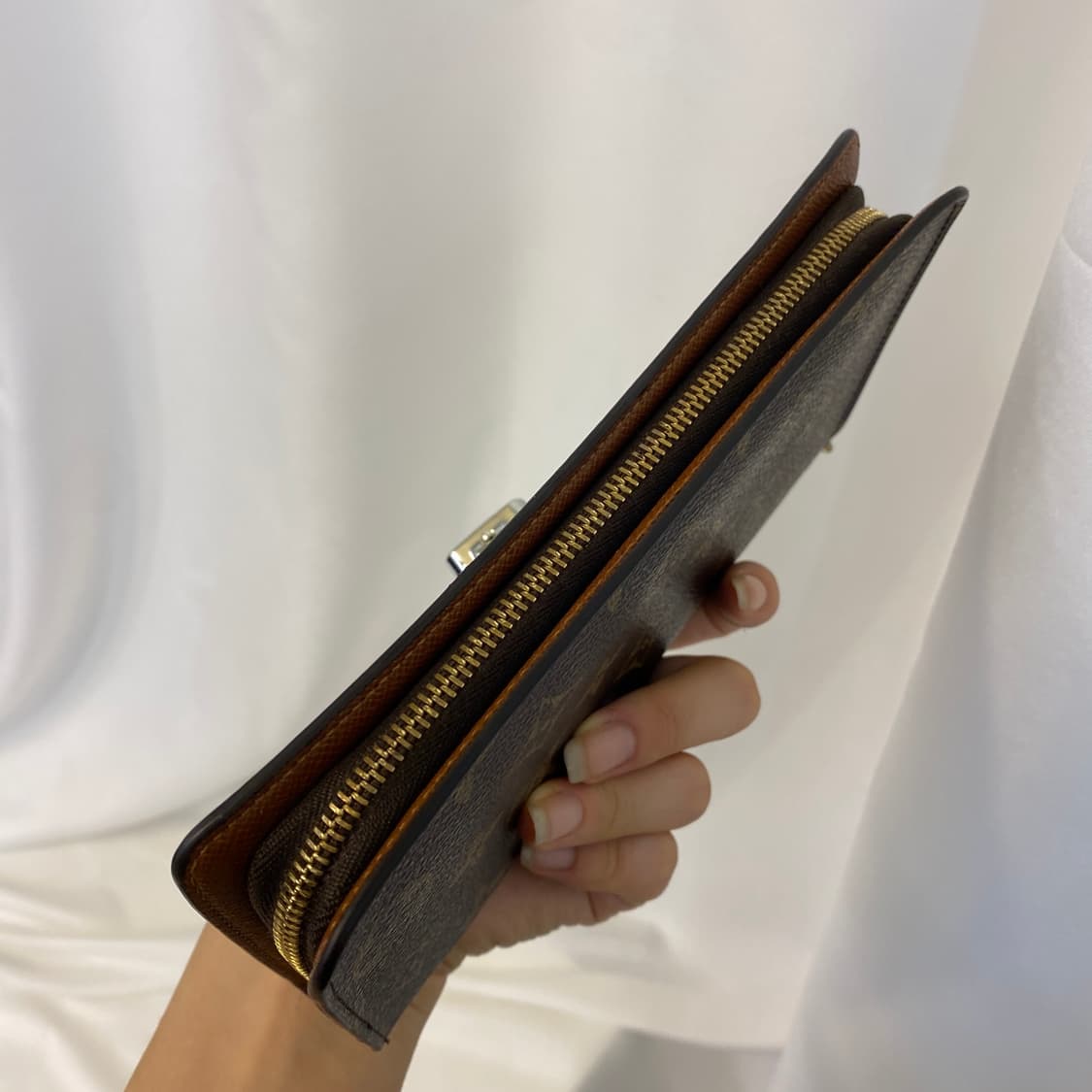 루이비통 모노그램 지퍼 장지갑 상품이미지5