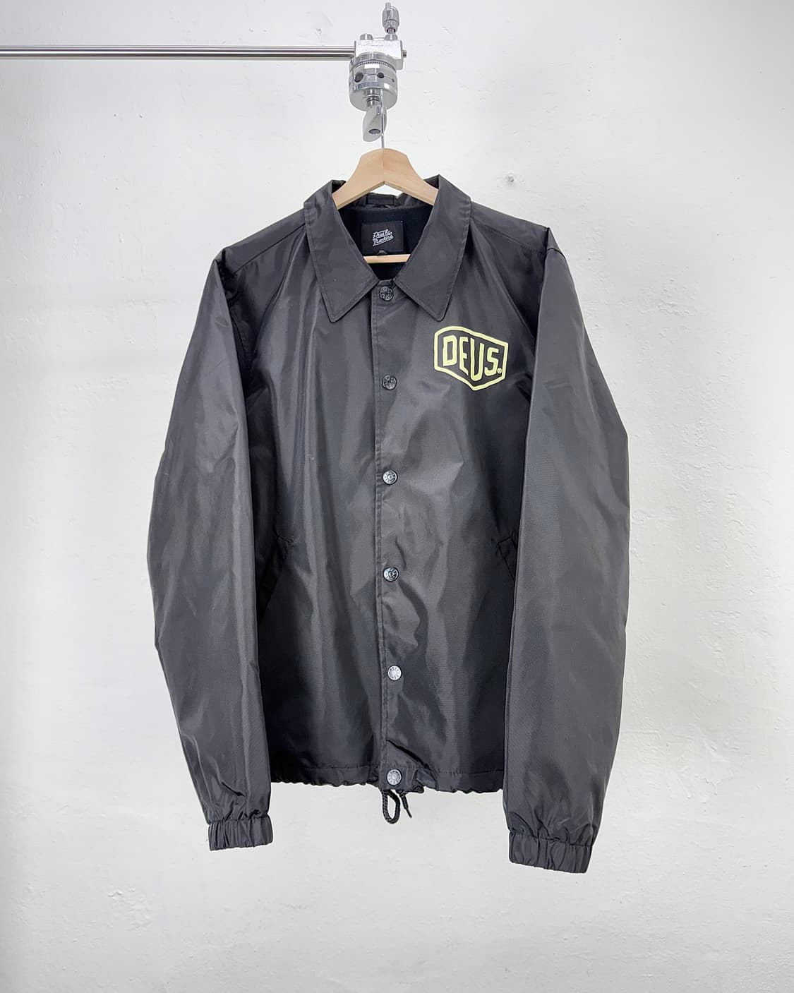 데우스 엑스 마키나 서울 어드레스 블랙 코치 자켓 상품이미지1