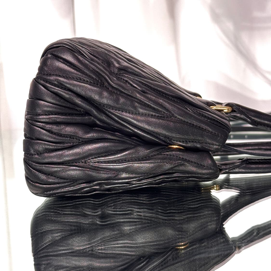 미우미우 마테라쎄 나파 레더 아르카디 토트백 상품이미지10