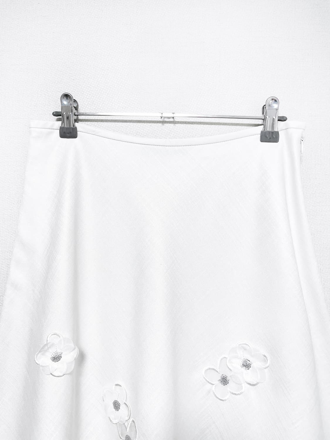 Floral Embroidery Midi Skirt - White 상품이미지5