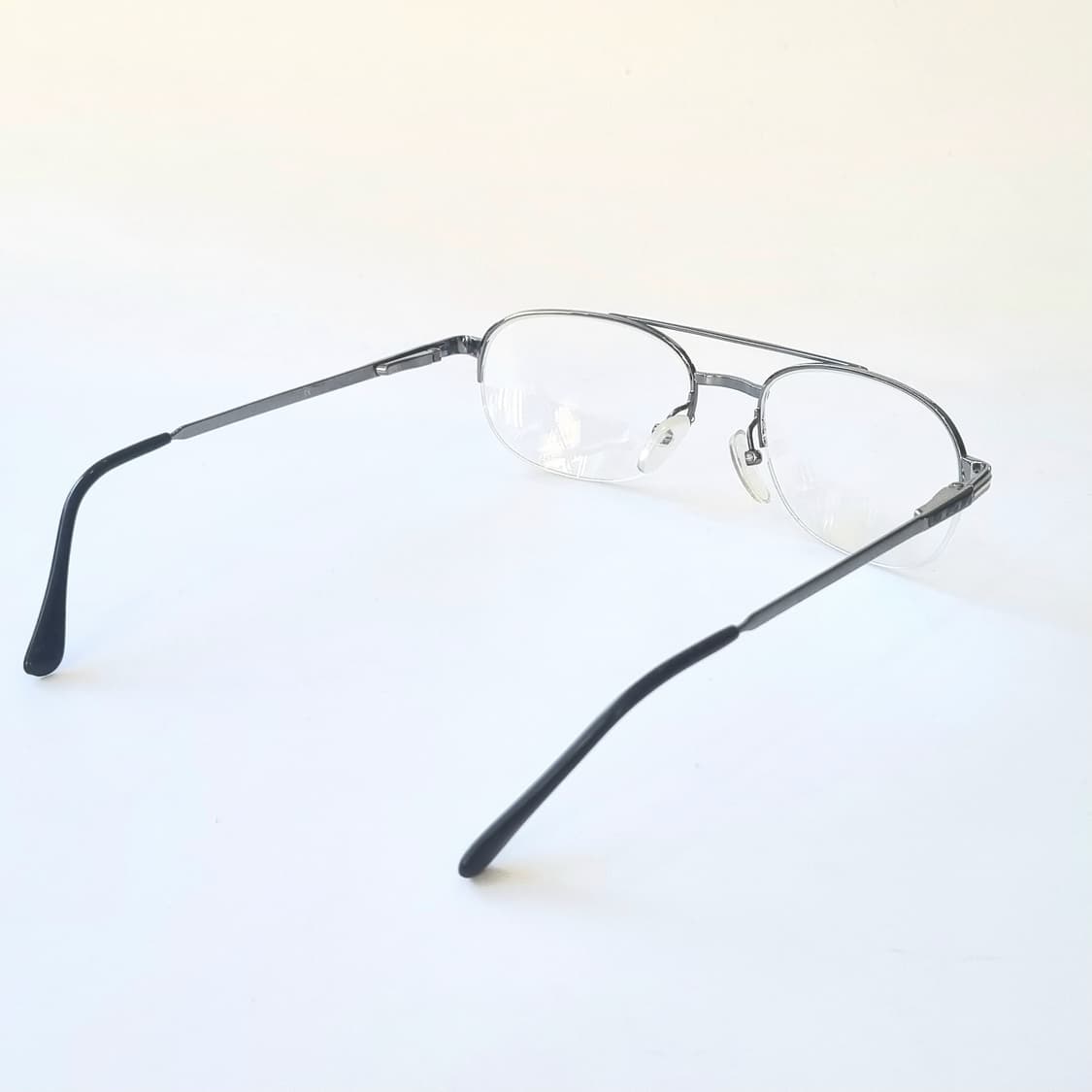 데드스탁 레트로와 모던함이 섞인 투브릿지 반무테 안경 485 상품이미지8