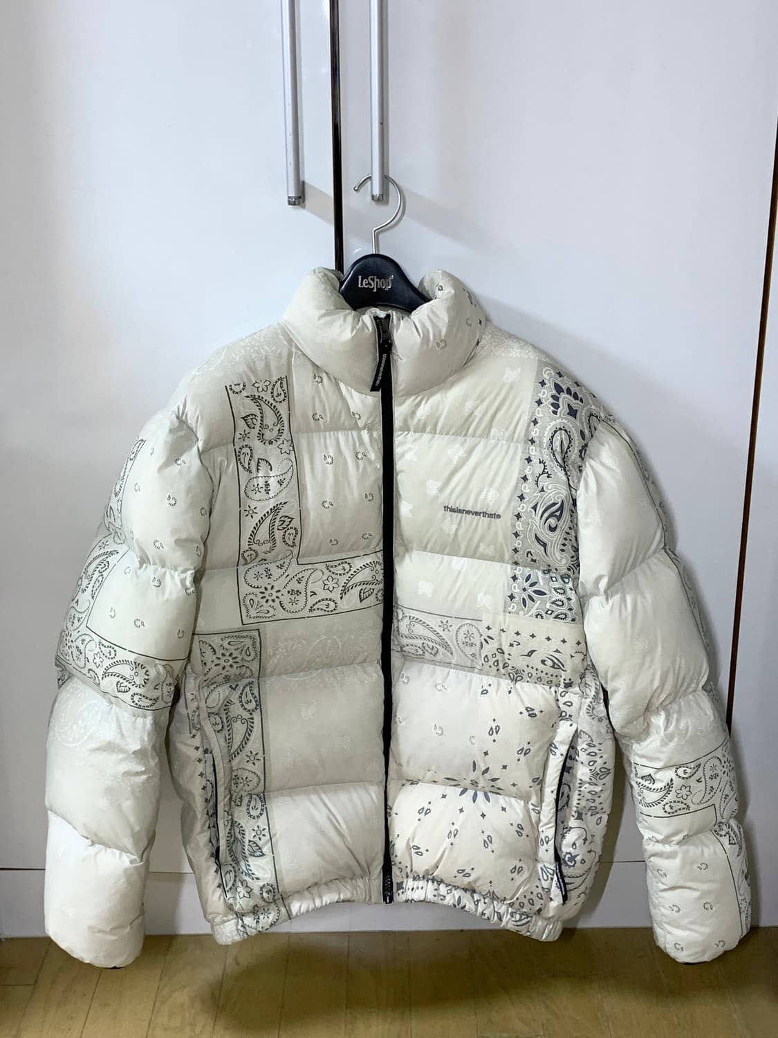디스이즈네버댓 반다나(페이즐리) 크림 패딩 S size 상품이미지1