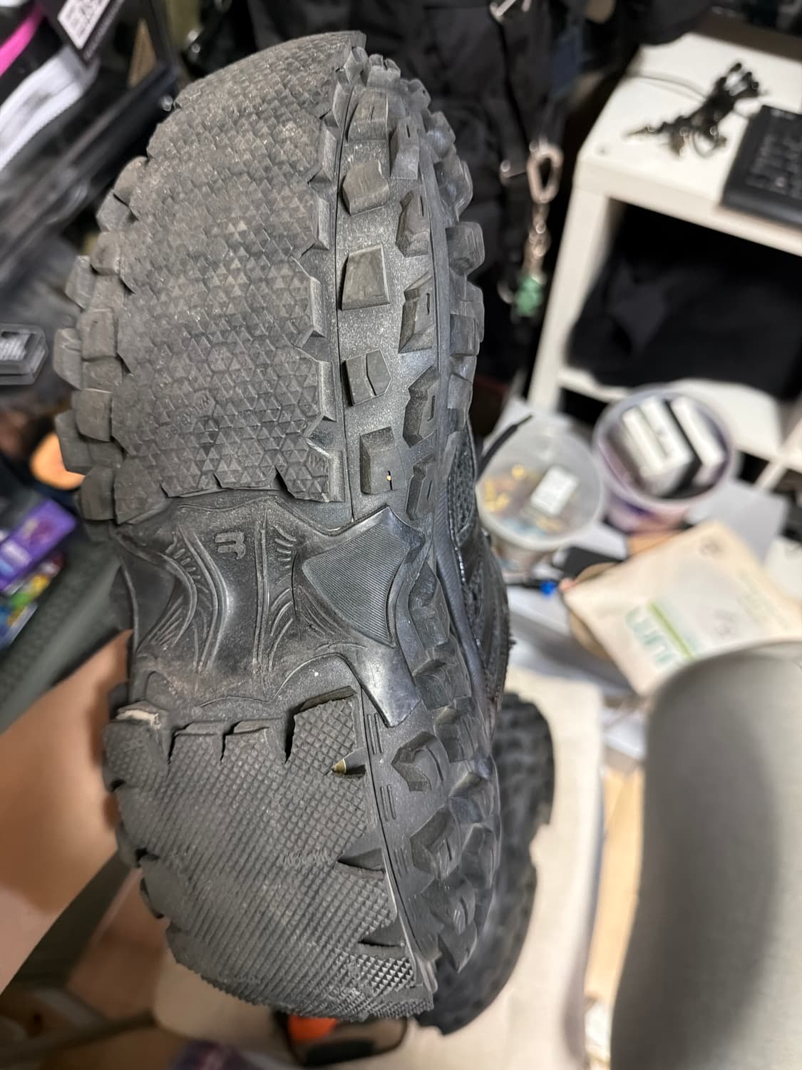 발렌시아가 디펜더 42 상품이미지7