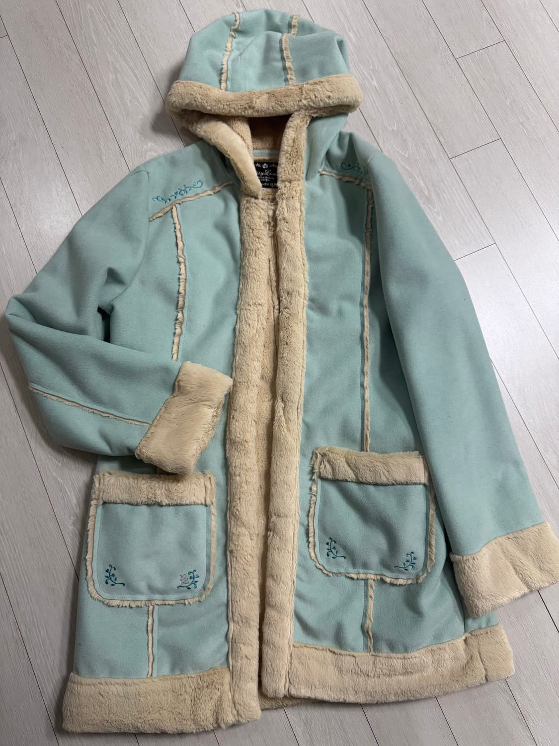 메조피아노 데이지러버스 인조모피 코트 하프코트 상품이미지1