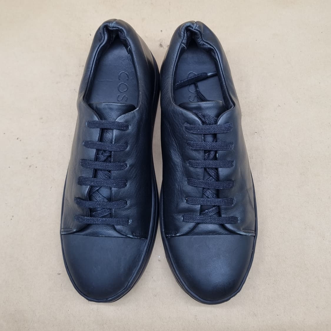 코스 레더 스니커즈 255 상품이미지2