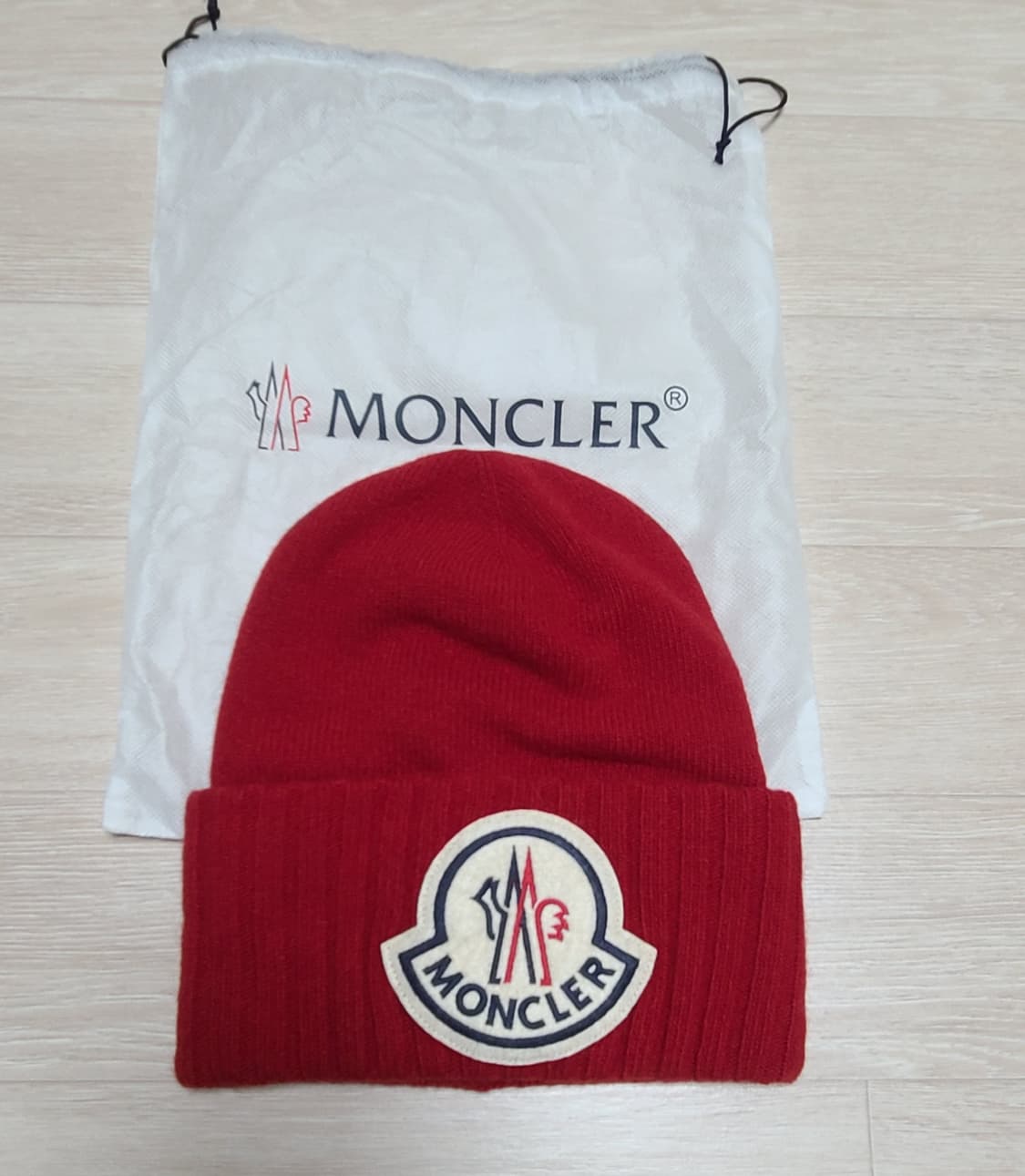 몽클레어 빅로고 비니 새상품 상품이미지3