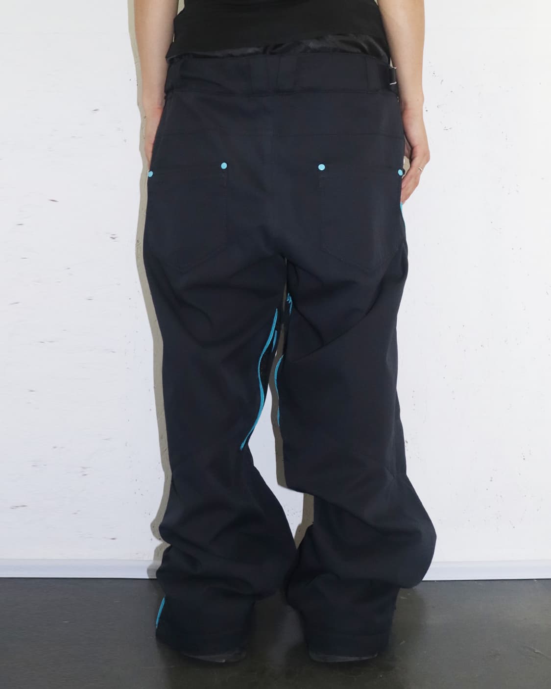 솔리드 리퀴드 더블 웨이스트 유틸리티 나일론 팬츠 상품이미지2