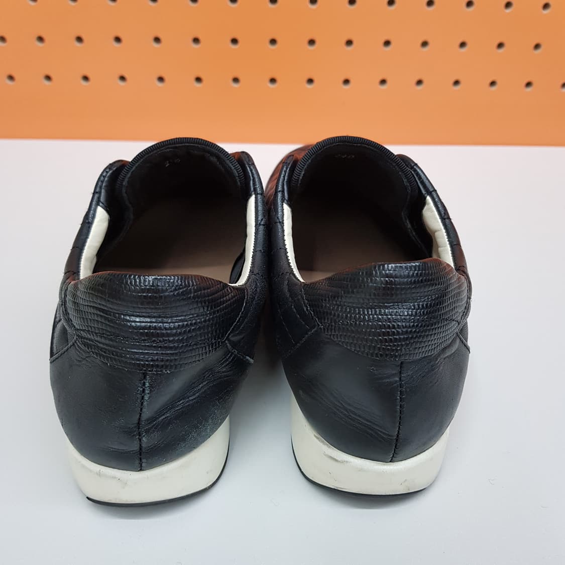 르베이즈 퀄팅 레더 슬립온 슈즈 240사이즈 상품이미지3