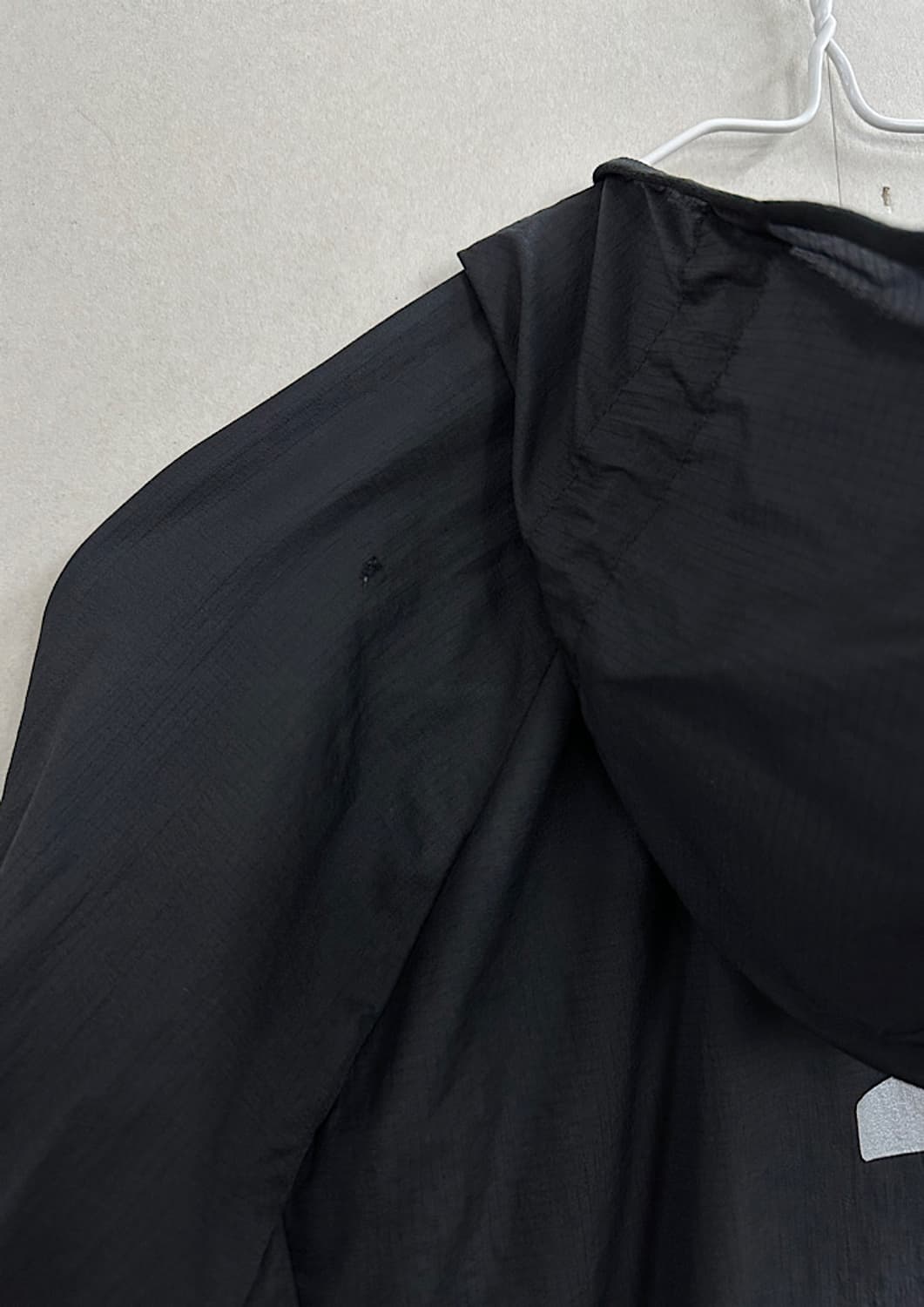 나이키 러닝 경량 바람막이 XS  상품이미지4