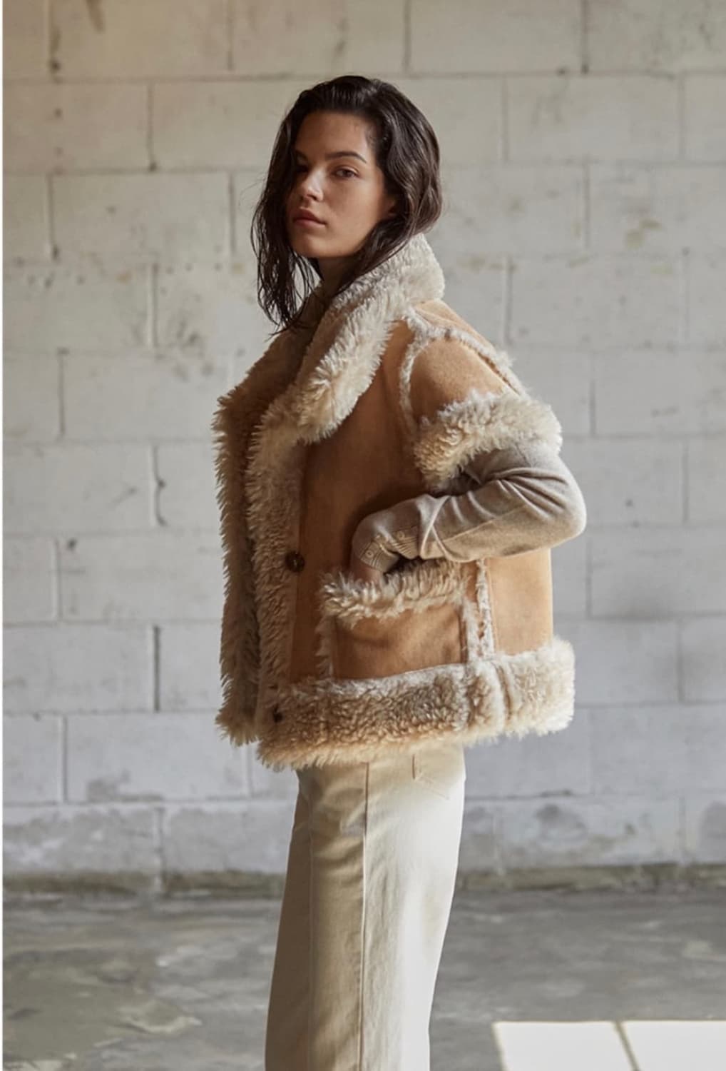 에이리프 하프 캡소매 리버시블 양면 퍼 무스탕 자켓 상품이미지3