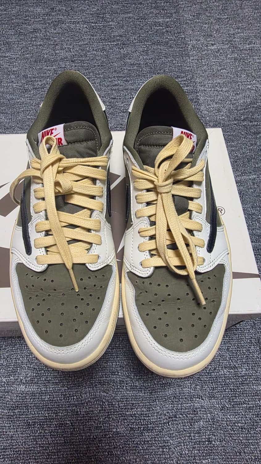 조던1 x 트레비스 스캇 리버스 올리브 (260) 상품이미지2