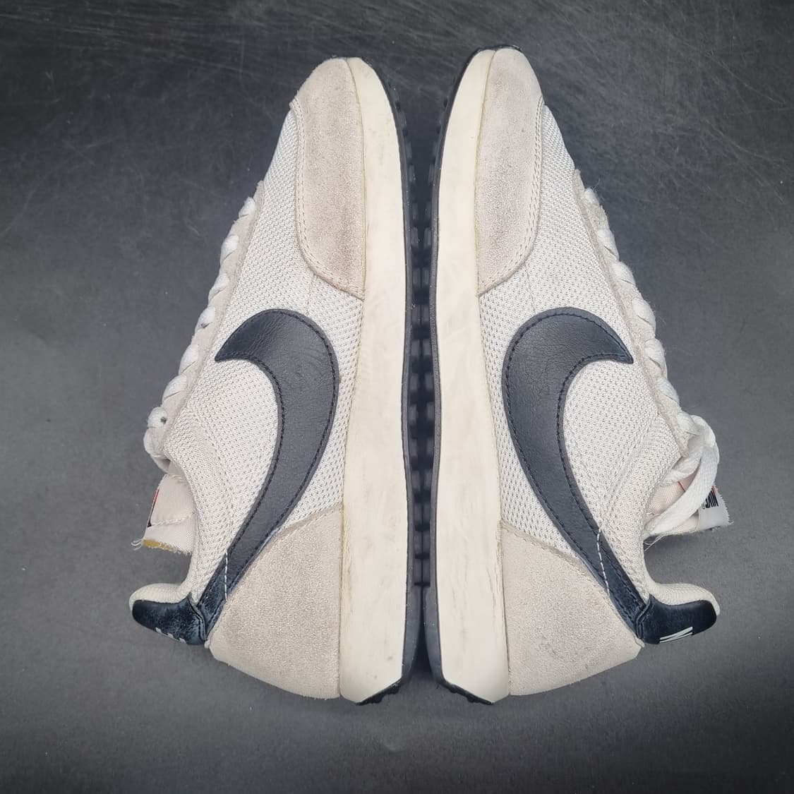 나이키 테일윈드79 흰검스니커즈 240 상품이미지5