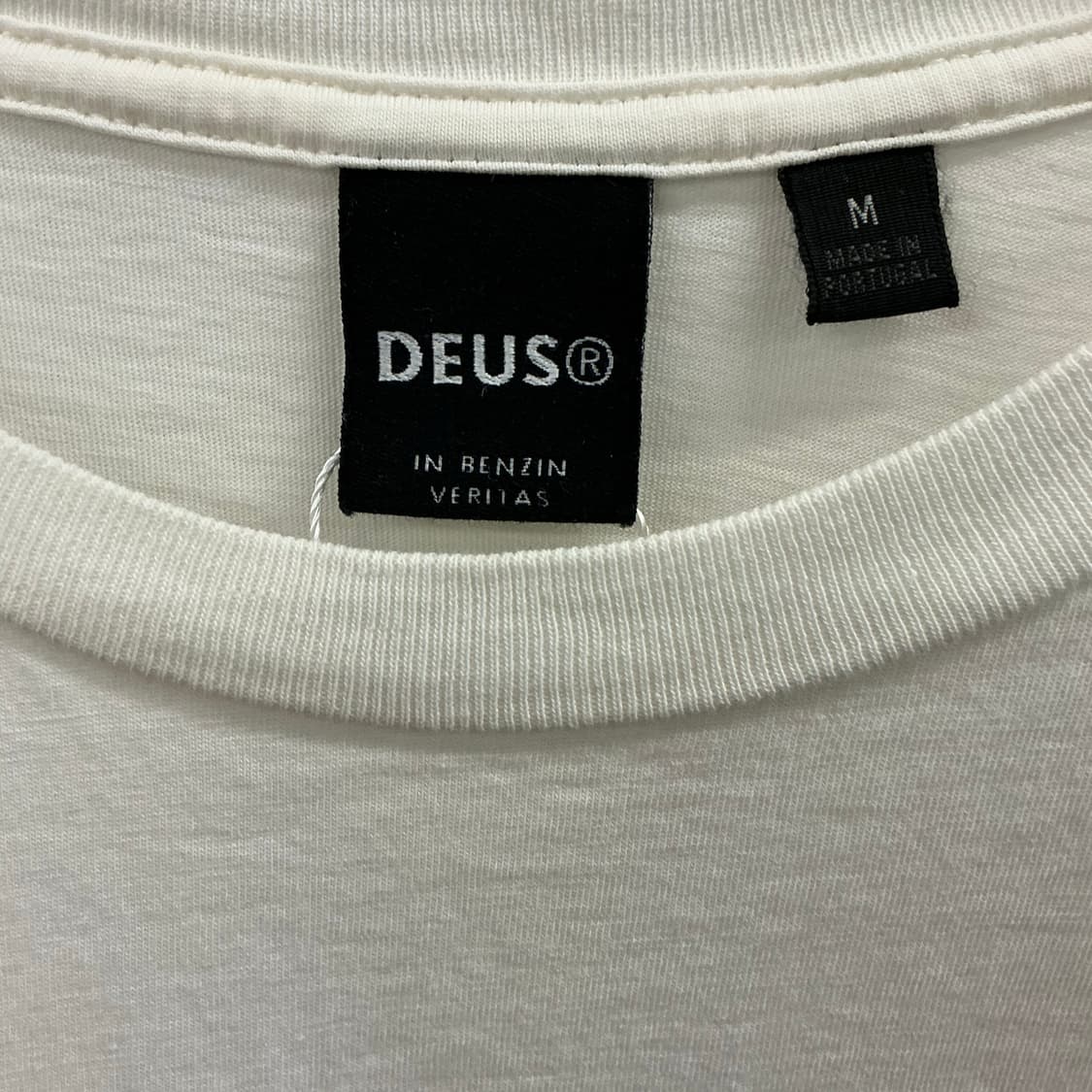 데우스 엑스 마키나 반팔티 상품이미지2