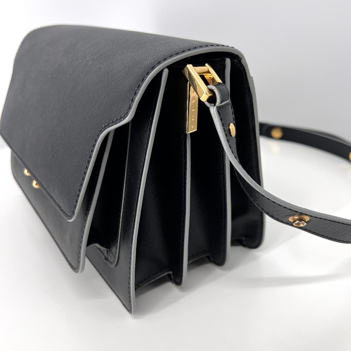 마르니 사피아노 트렁크 숄더백 블랙 (SBMPN09NO1) 상품이미지7