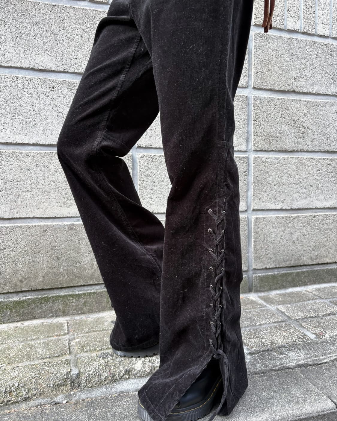 사이드 아일렛 디테일 부츠컷 팬츠 상품이미지3