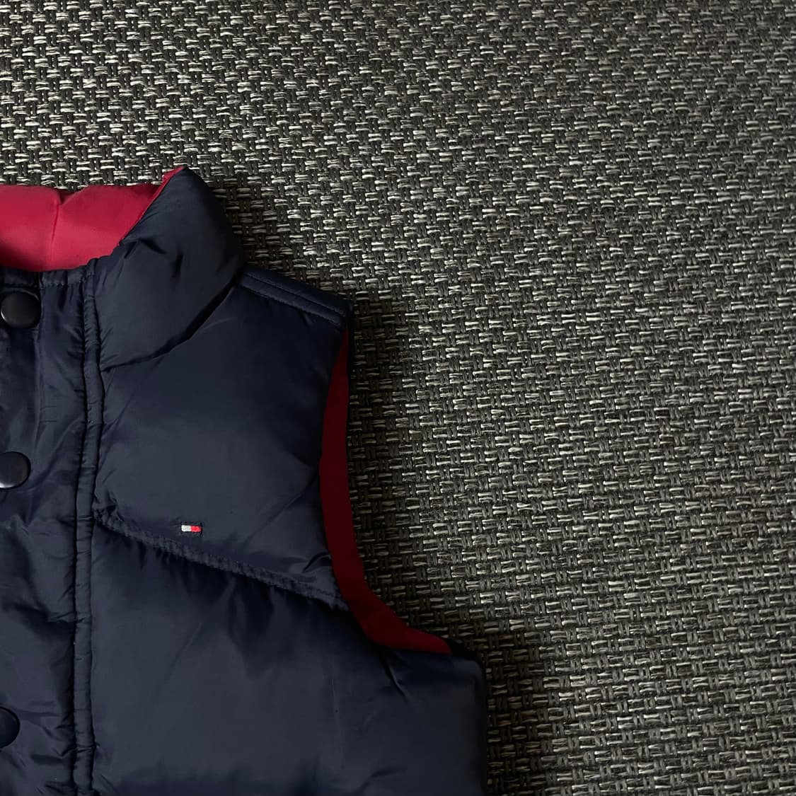 타미힐피거 키즈 미니로고 네이비 패딩 조끼 3T 상품이미지3