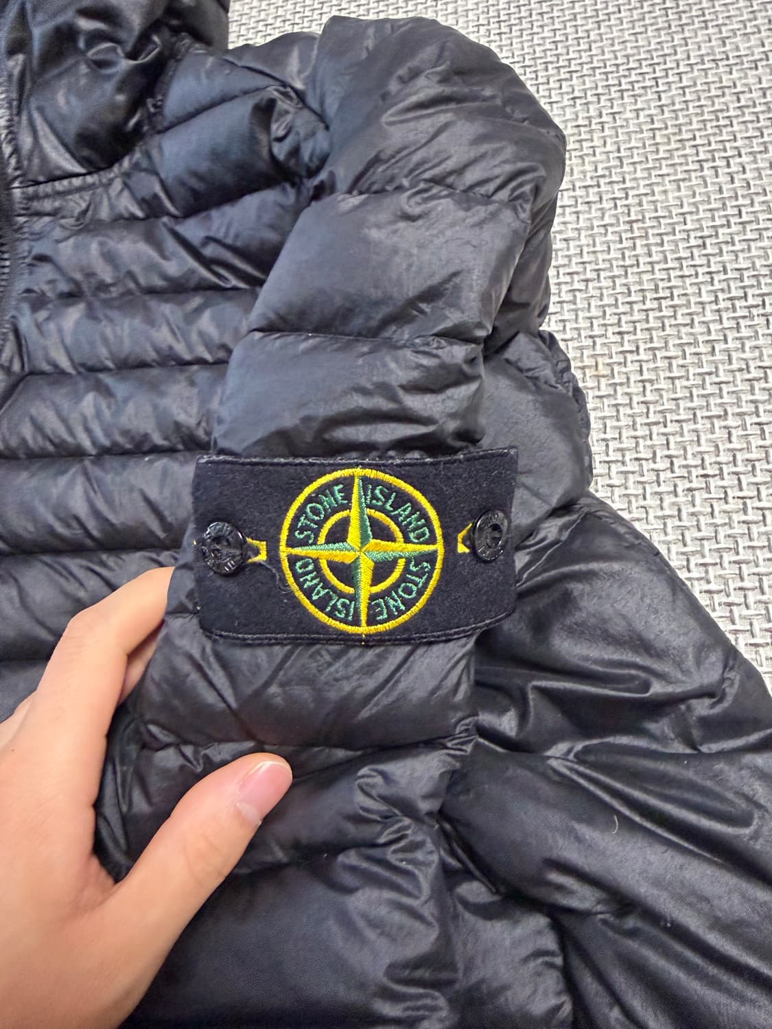 24fw 스톤아일랜드 룸 우븐 체임버스 경량패딩 L 상품이미지2