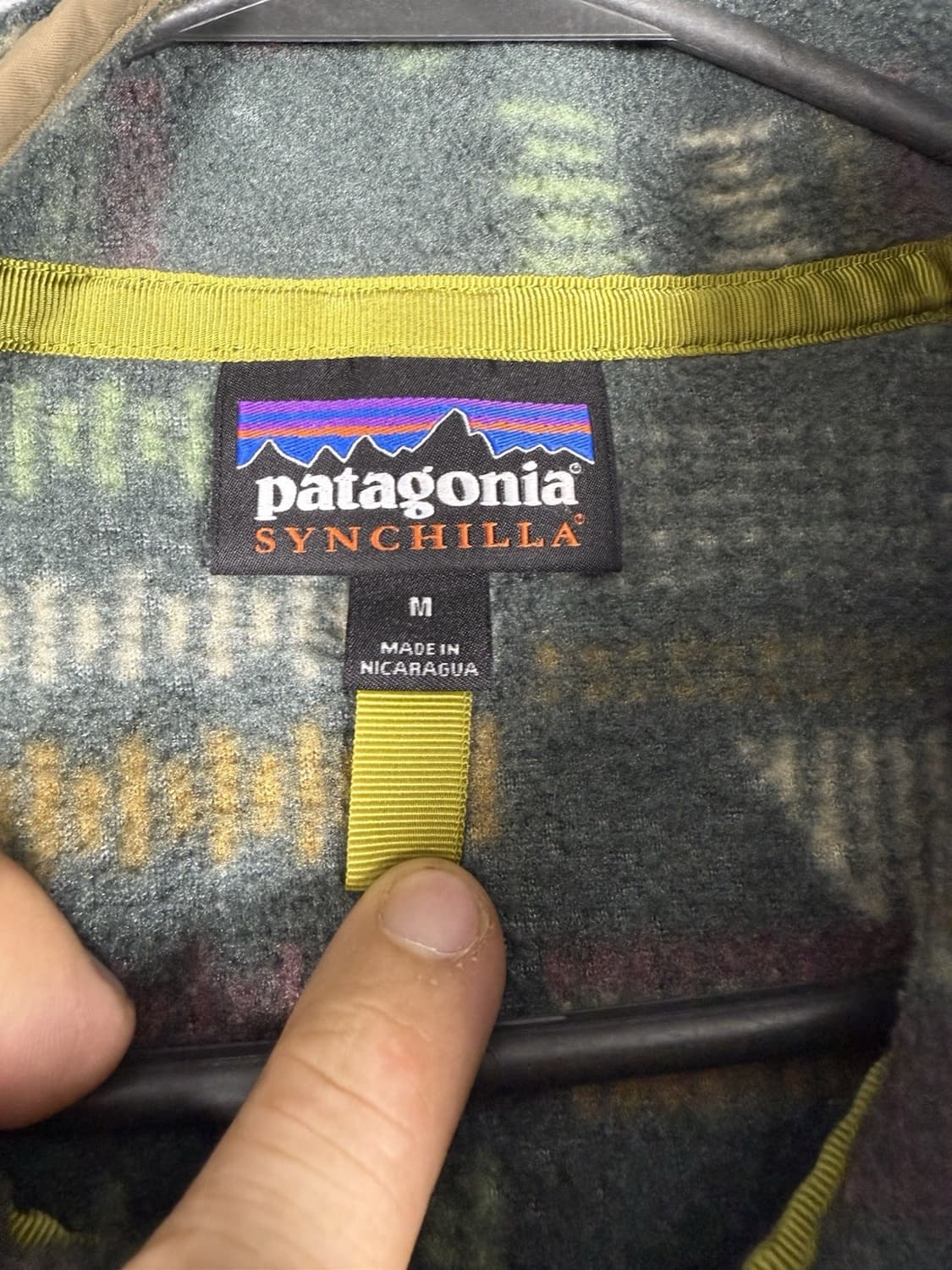 17FW 파타고니아 신칠라 스냅-T 그린/베이지 아즈텍 패턴 상품이미지3