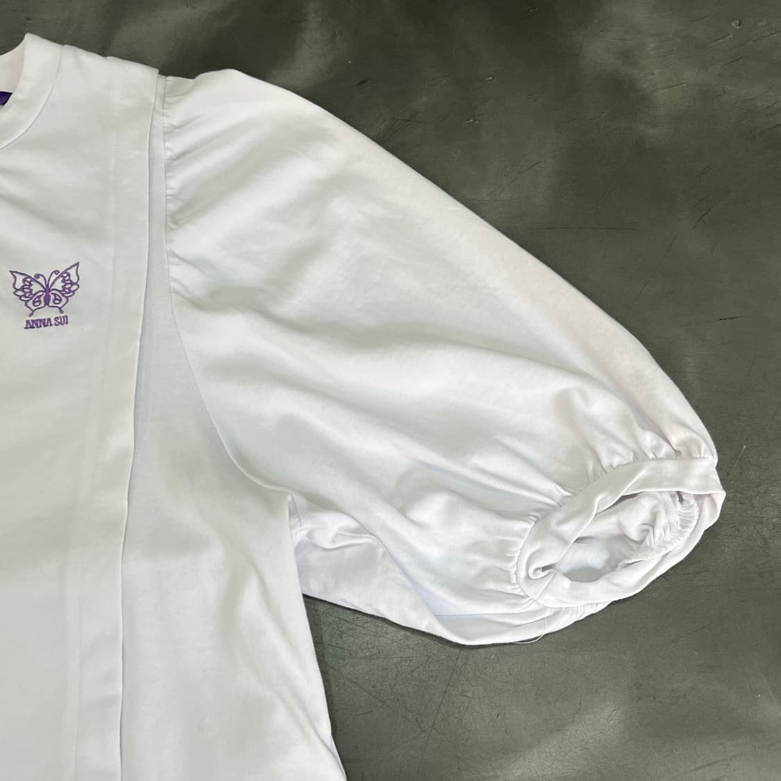  안나수이 자수로고 퍼프숄더 탑 y16122 상품이미지5