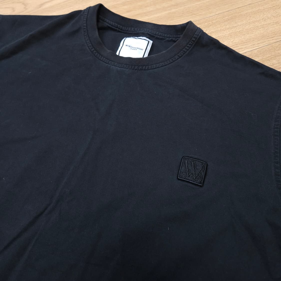 우영미 블랙 액자 프린팅 반팔 티셔츠 48 상품이미지7