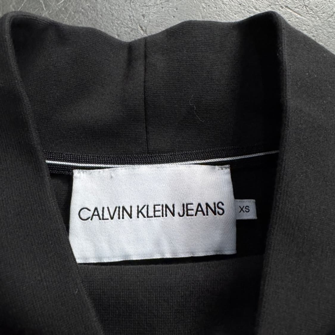 캘빈클라인 크롭 맨투맨 상품이미지3