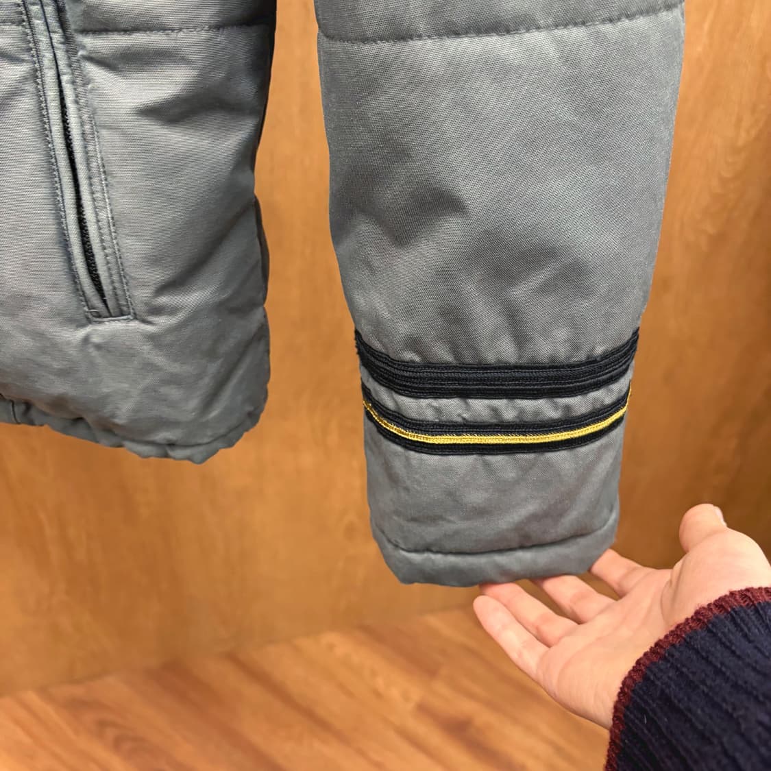 러브 모스키노 후드 패딩 점퍼 보아퍼 라이닝 엠블럼 패치 디테일 그레이 상품이미지7