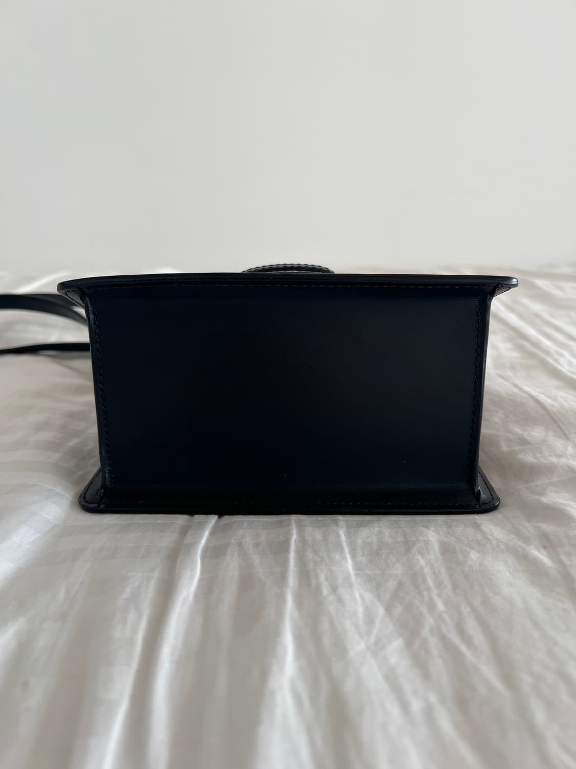 비비안웨스트우드 알렉스 사첼 레더 크로스백 상품이미지6