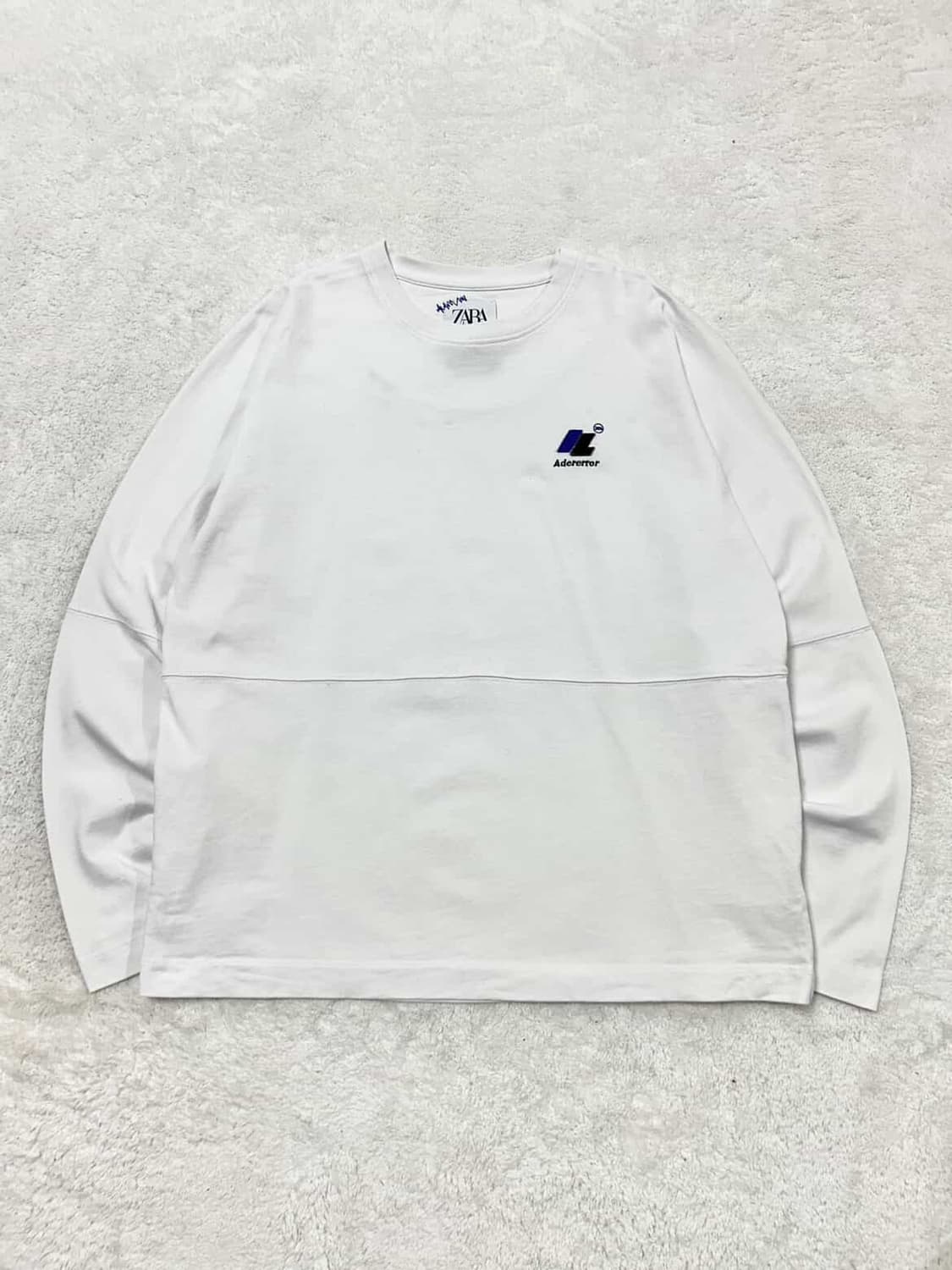 아더에러 x 자라 화이트 롱슬리브 상품이미지5
