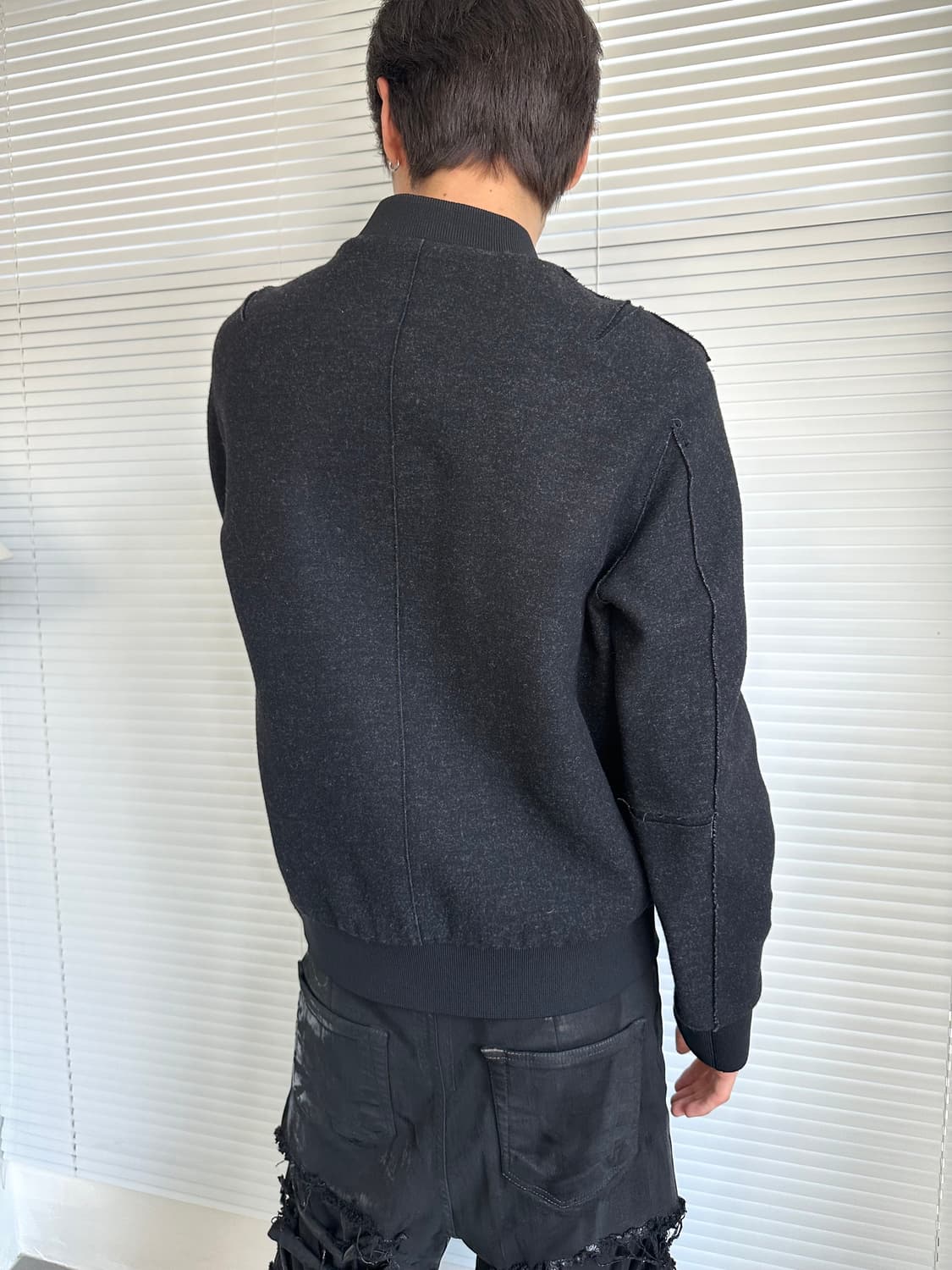 캘빈클라인 디스트로이드 슬래시 봄버 자켓 상품이미지3