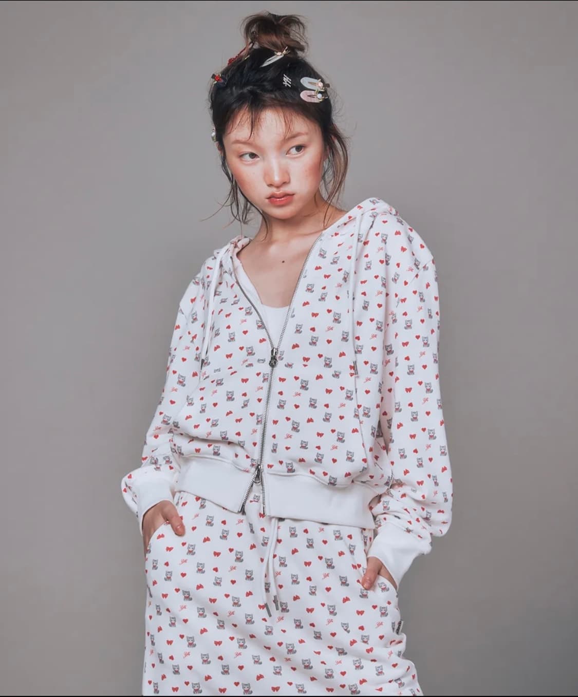 유희 PETITE PATTERN HOOD ZIP-UP WHITE 상품이미지1