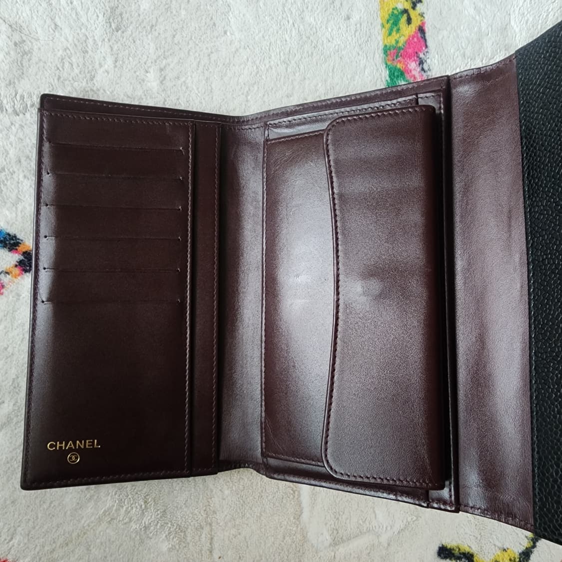 상태최상 샤넬 클래식 캐비어 플랩 장지갑 블랙 금장 상품이미지10