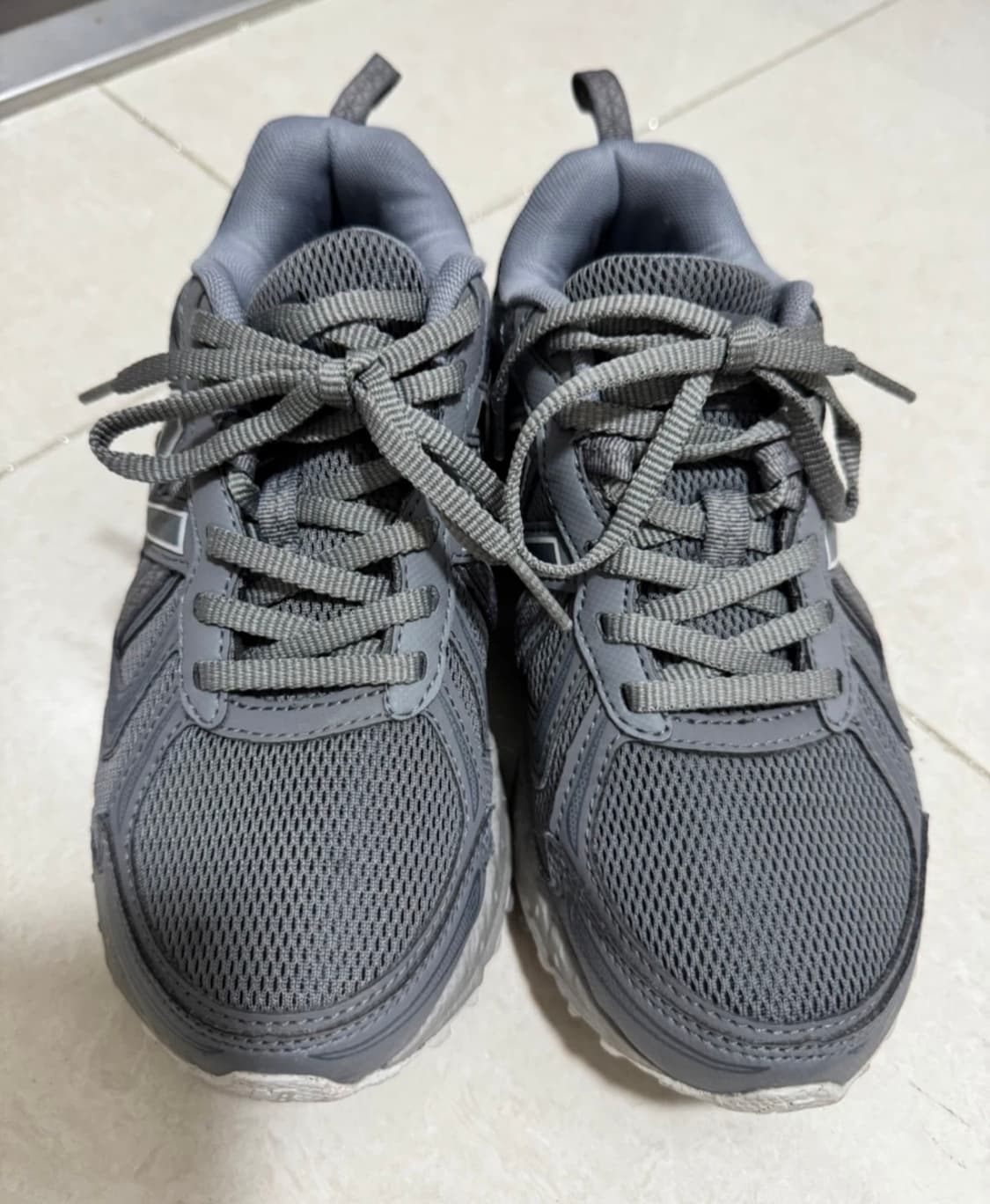 뉴발란스 러닝화 상품이미지1