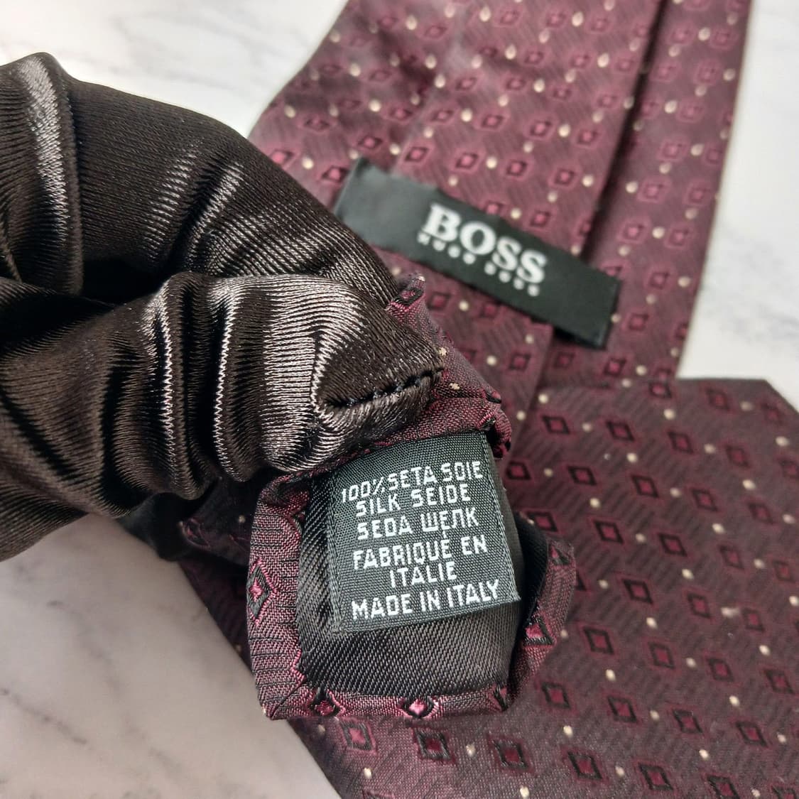 휴고보스 실크 와인 패턴 넥타이 9cm A+등급 E870
 상품이미지10