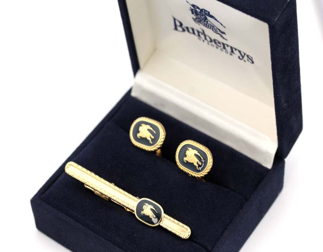 버버리 6cm A+등급 남자 명품 넥타이핀 커프스 세트 상품이미지1
