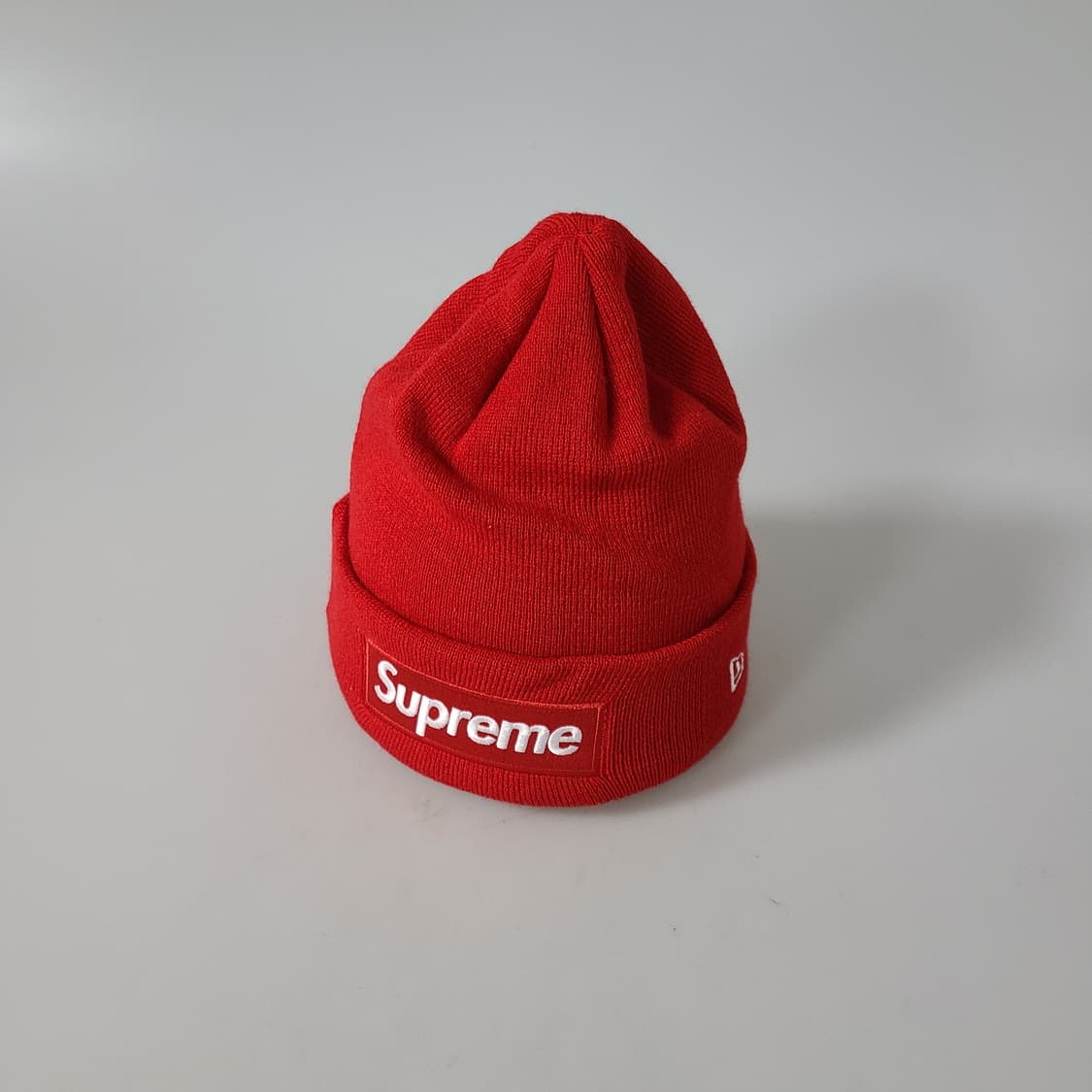 슈프림 X 뉴에라 박스로고 비니 레드 OS 상품이미지1