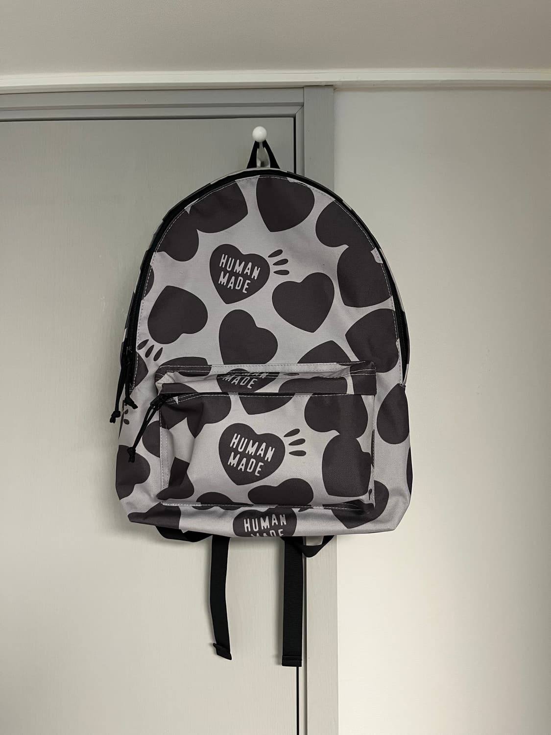 휴먼 메이드 하트 백팩 그레이 상품이미지1