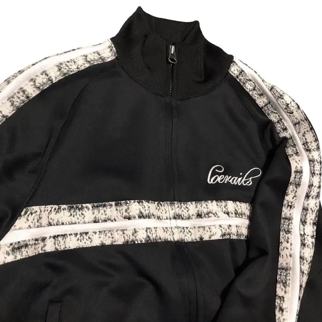 Loerils 로레일즈 트랙 자켓 져지탑 상품이미지2